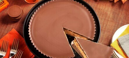 3-Pound Reeses Peanut Butter Cup Pie Sells for $450 on eBay